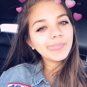 Meet your Posher, Mia